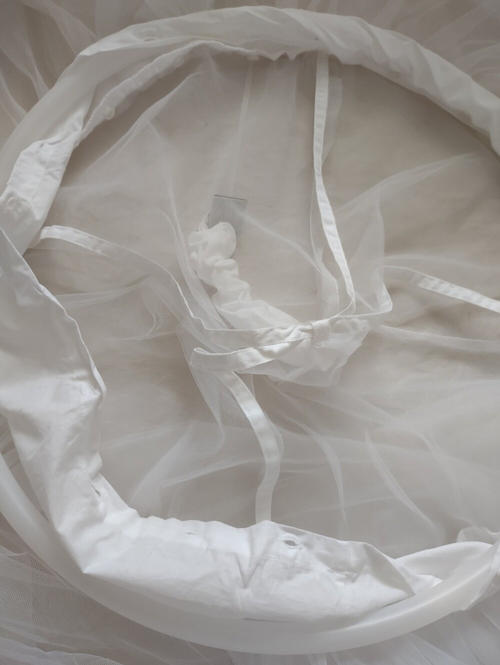 Pottery Barn Kids tulle Canopy - Picture 5 of 9